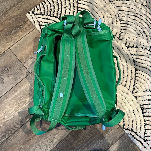 Baboon to the Moon x Drunk Elephant ◡̈ Limited Edition Green Go-Bag Mini 32L - Picture 9 of 15